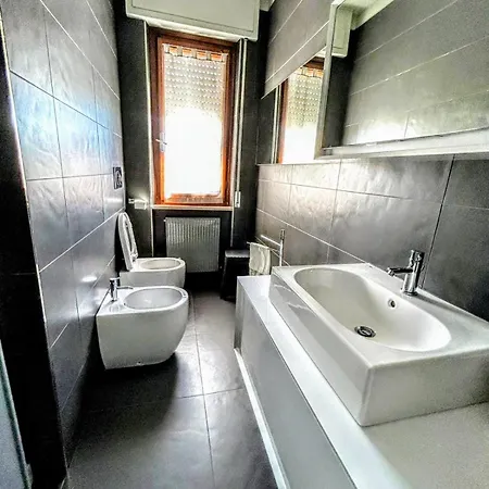 Appartement -penthouse Con Terrazza Panoramica -free Parking- Carrara