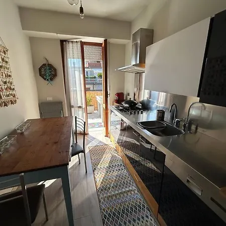 -penthouse Con Terrazza Panoramica -free Parking- * カッラーラ
