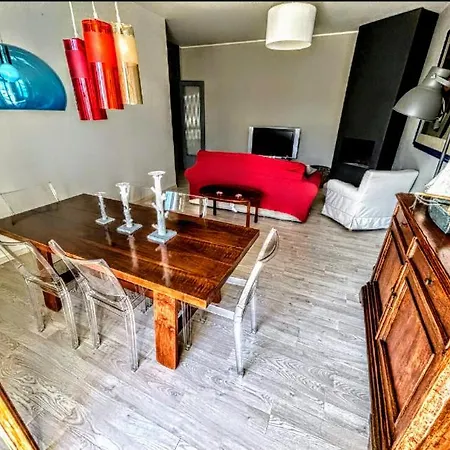-penthouse Con Terrazza Panoramica -free Parking- * カッラーラ