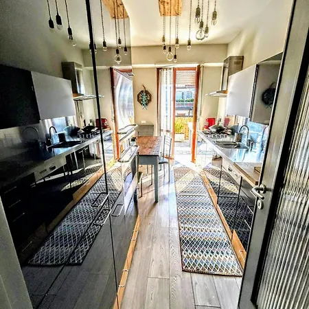 -penthouse Con Terrazza Panoramica -free Parking- アパート